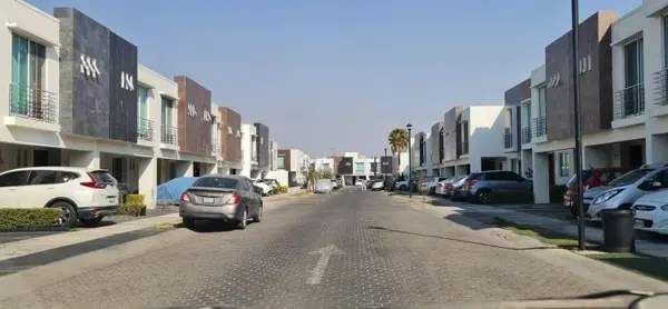 EXCELENTE CASA EN VENTA P. SAN FELIPE 1089, RES. DEL VALLE, ZAPOPAN JAL. +RECUPERACIÓN PATRIMONIAL+