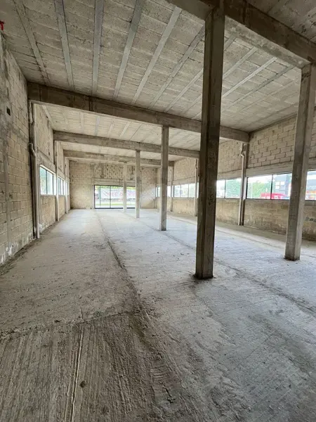 Renta de amplio local con 180 m2 en Caucel — foto 1 de 15