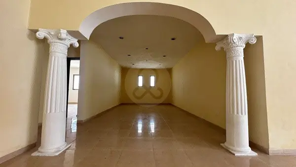 CASA IDEAL PARA OFICINA CON 2 ENTRADAS POR AMBAS CALLES