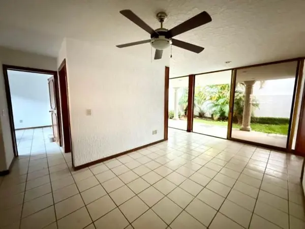 Casa en renta en Bugambilias, Zapopan — foto 3 de 4