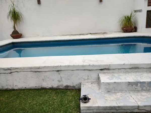A SOLO UNOS PASOS DEL CRNTRO COMERCIAL, UNA PLANTA, DOS RECÁMARAS. SIN MUEBLES.