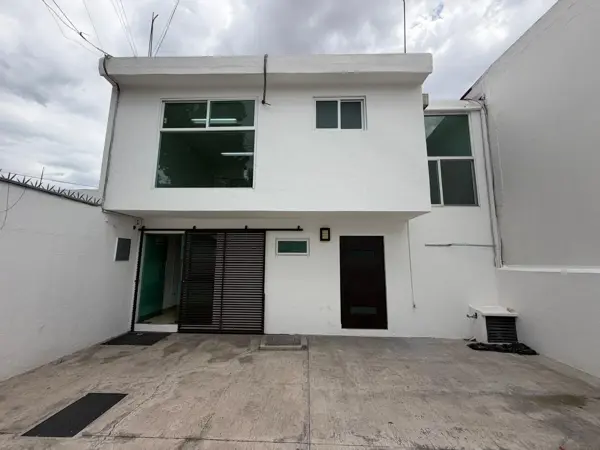 CASA COMERCIAL EN RENTA