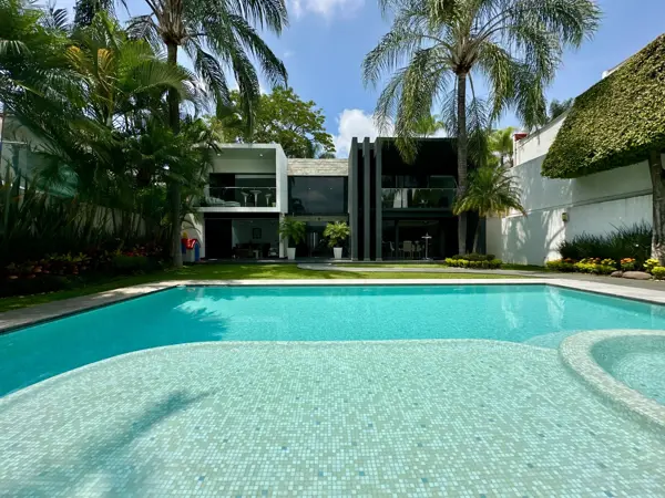 Casa en venta en Vista Hermosa Cuernavaca con alberca y 4 recámaras