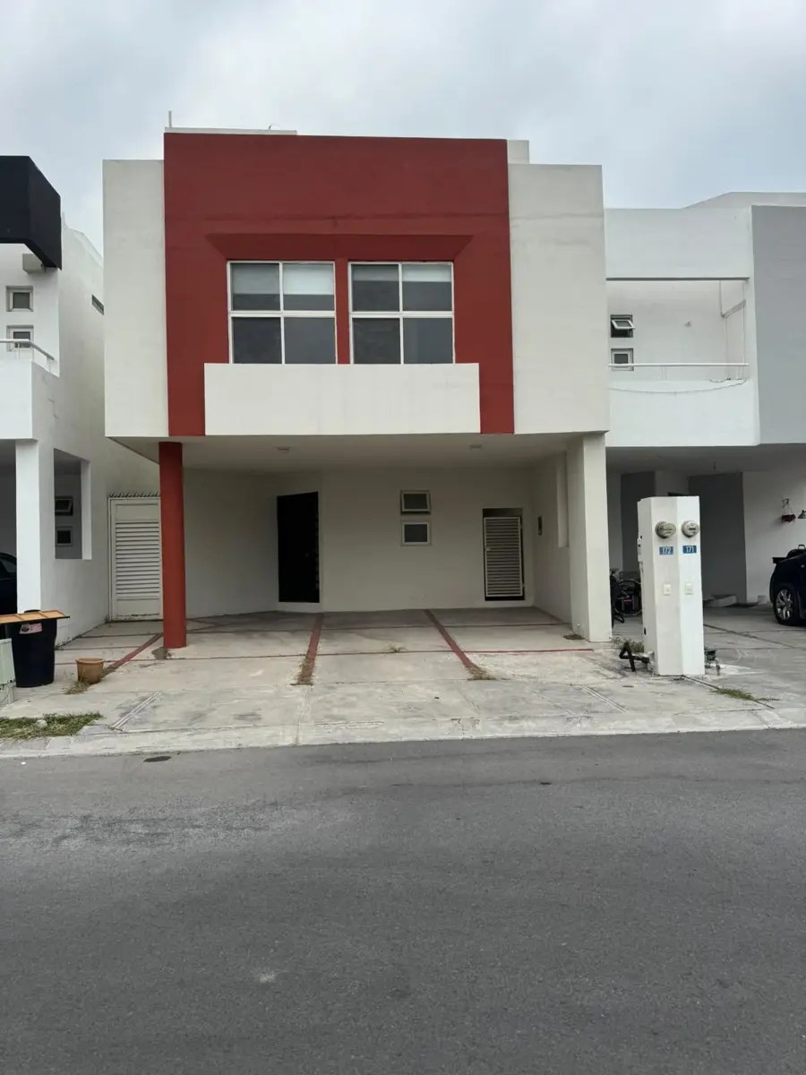 Casa en renta en La Rioja Privada Residencial, Monterrey — foto 1 de 29