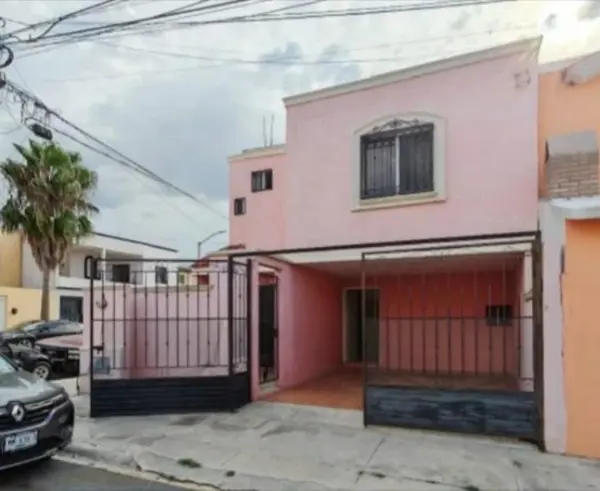 Casa en Venta con Jardín en Balcones de Morelos, Saltillo