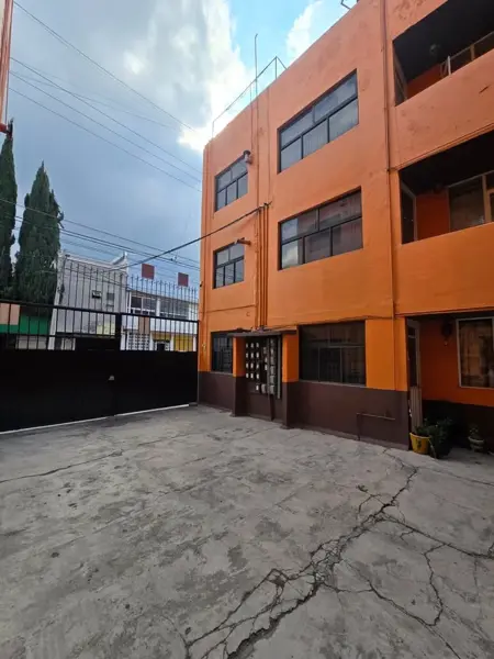 ¡DEPARTAMENTO EN RENTA! a 5 MIN DEL TREN INTERURBANO (TOLUCA). Ubicado en 2.º piso.