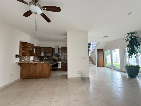 Casa en renta en Colinas del Valle, Monterrey — foto 2 de 13