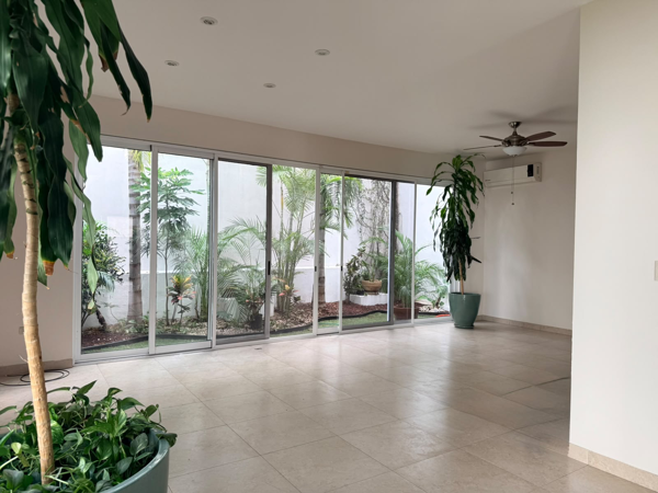 Casa en renta en Colinas del Valle, Monterrey — foto 3 de 13