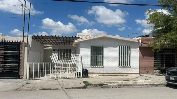 Casa en Renta para Oficinas en Colonia Estrella — foto 1 de 15