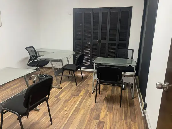 Oficina en renta en Av. Vallarta con servicios incluidos — foto 1 de 5