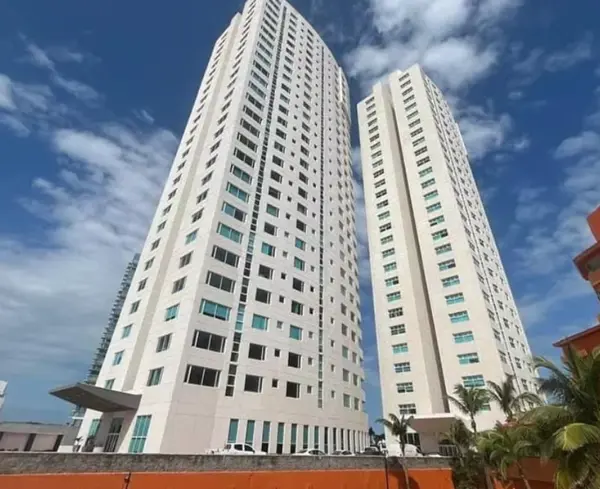 Vendo Departamento Frente al Mar en el Bulevard con Salida al Mar — foto 1 de 15