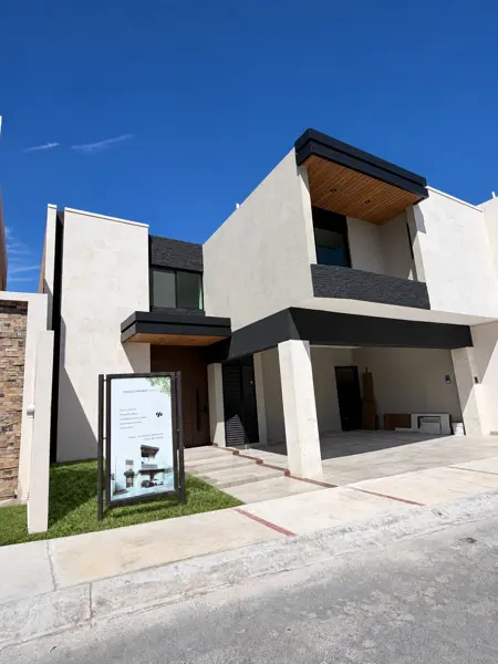 Estrena hermosa casa en Residencial las Huertas en Arteaga coah. — foto 1 de 26