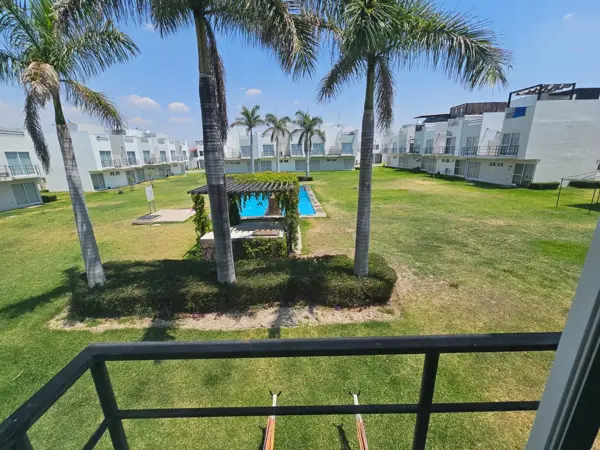 Venta de Casa en Fraccionamiento con Alberca en Yecapixtla Morelos — foto 1 de 20