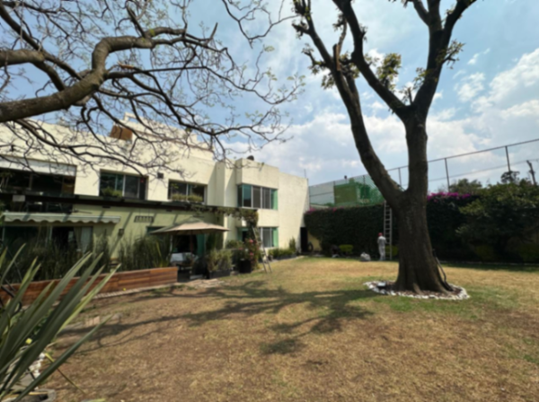 Dos residencias, un gran jardín y un estilo de vida excepcional en San Jeronimo Lídice — foto 1 de 38