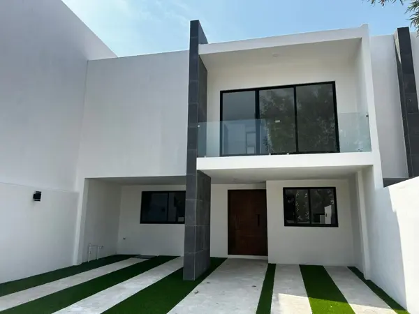 Casa en Renta con 3 Recámaras en Lomas de Angelópolis Iii — foto 1 de 31