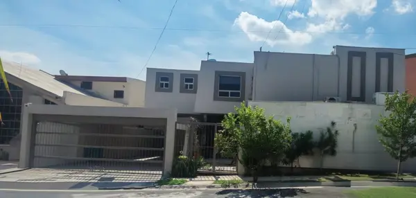 Casa en Venta en Cumbres, Monterrey — foto 1 de 13