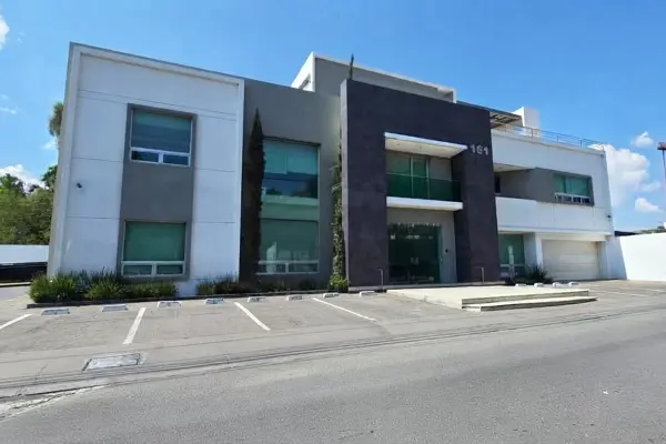RENTA de oficina equipada al Norte de Saltillo para empresas y corporativos — foto 1 de 24