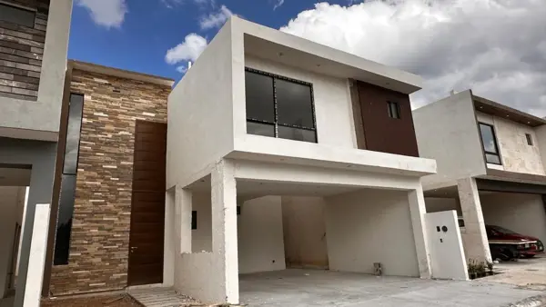 Casa en Venta en Residencial Altavista — foto 1 de 21