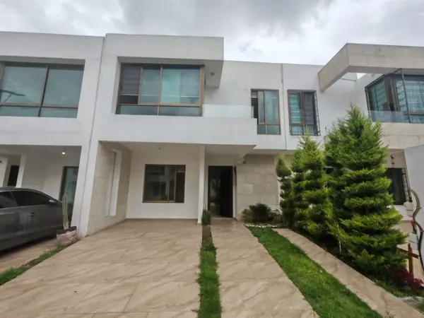 ¡hermosa Casa en Renta en Paseos del Bosque! — foto 1 de 12