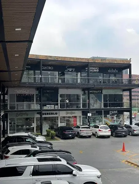 Local Comercial en Renta, Plaza Ellion