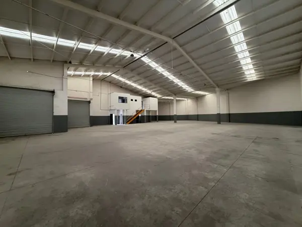 Nave / Bodega Industrial en Renta | Parque Logística Santa Rosa, Apodaca, N.L. | 1,096 m² | Oficinas — foto 1 de 23