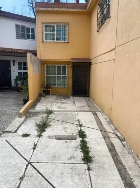 Casa de Perfecta Ubicacion — foto 1 de 18