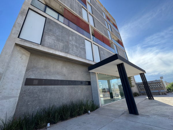 Departamento con terraza privada en venta — foto 1 de 16