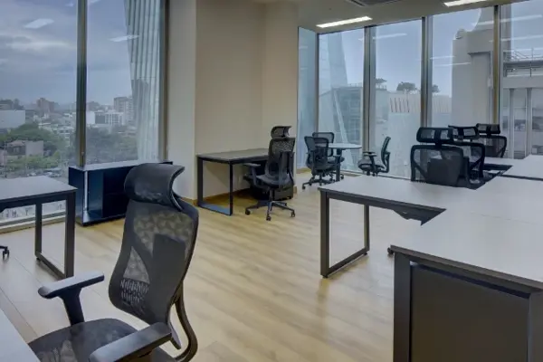 Excelentes oficinas amuebladas, todo un piso.