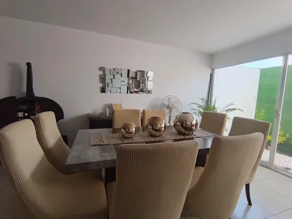 Casa en venta en Residencial Puerta de Piedra, Celaya — foto 2 de 9
