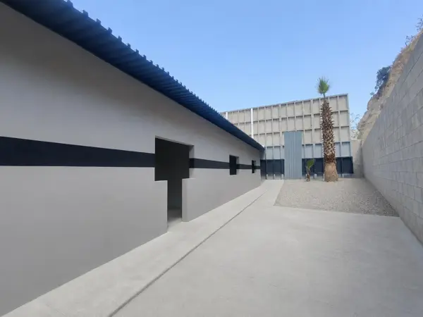 Oficinas en renta sobre Av. Insurgentes, Tijuana – 220 m², 4 privados y sala de juntas — foto 1 de 4