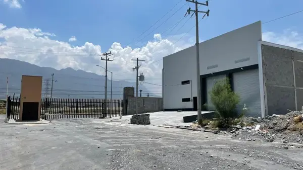 Bodega en renta en Hacienda el Palmar, Santa Catarina — foto 2 de 7