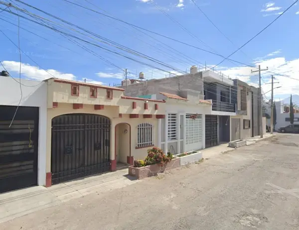 Casa en venta en Valle del Country, Tepic — foto 3 de 11
