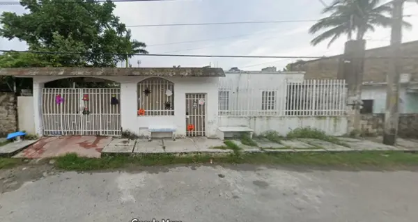 Venta de Casa 7 Sur Col. Adolfo Lopez Mateos Cozumel Quintana Roo AARR — foto 1 de 7