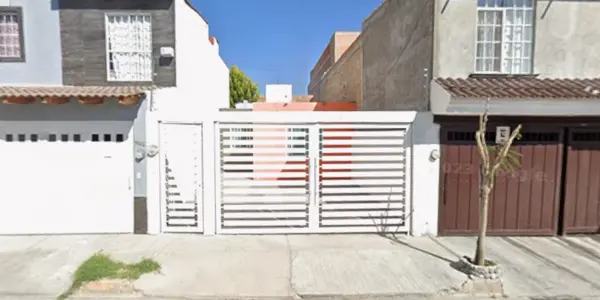 Preciosa Casa en Venta de Recuperacion Bancaria en Fracc. Lomas de Santa Anita, Ags, Ags. — foto 1 de 16