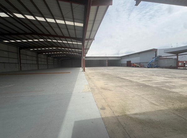 Nave Industrial en Renta de 6,778 m² en Xonacatlán | Patio de Maniobras | $60/m² — foto 1 de 16