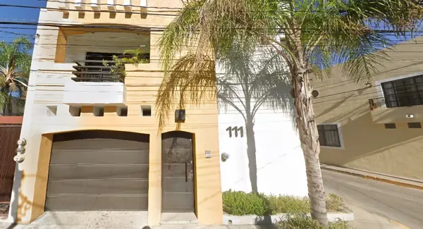 Preciosa Casa en Venta de Recuperacion Bancaria en Barrio de Guadalupe, Ags, Ags. — foto 1 de 15