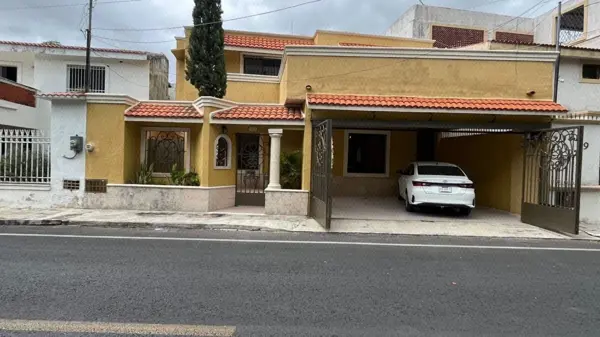 Casa en Venta en Col. La Florida Pinos, Mérida, Yuc. — foto 1 de 18