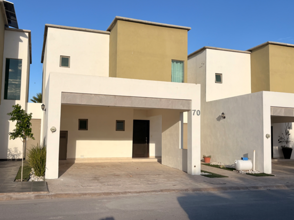 Casa en Cerrada Ciervo en Sector Viñedos — foto 1 de 30