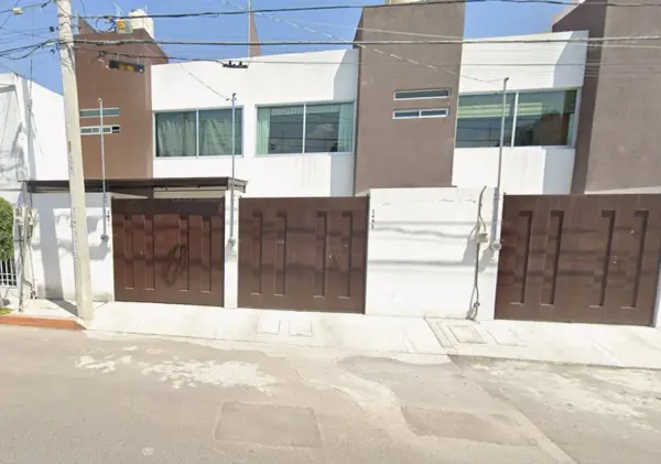 Casa en Venta en Arboledas de Loma Bella — foto 1 de 10