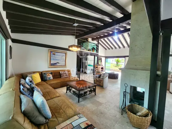 Casa en renta en Avandaro, Valle de Bravo — foto 2 de 48