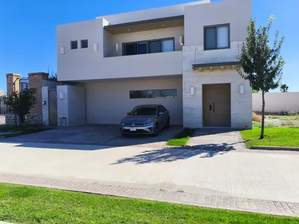 Casa en venta en La Cava, Gómez Palacio — foto 1 de 27