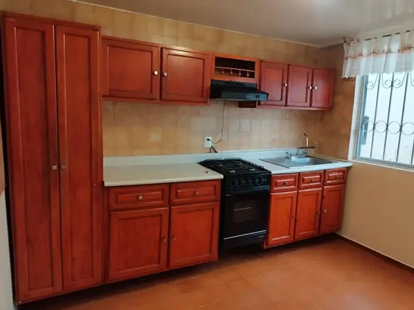 Casa en renta en Valle de los Pinos, Tlalnepantla de Baz — foto 1 de 8