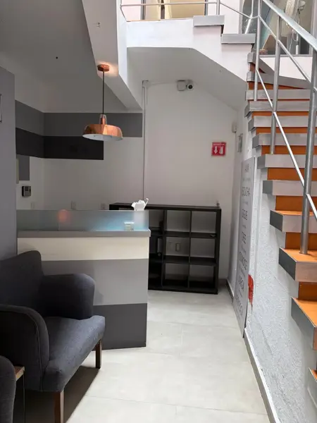 Excelentes oficinas amuebladas, todo un piso. — foto 1 de 17