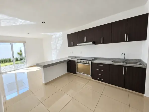 Casa en venta en Cañadas del Arroyo, Corregidora — foto 2 de 17