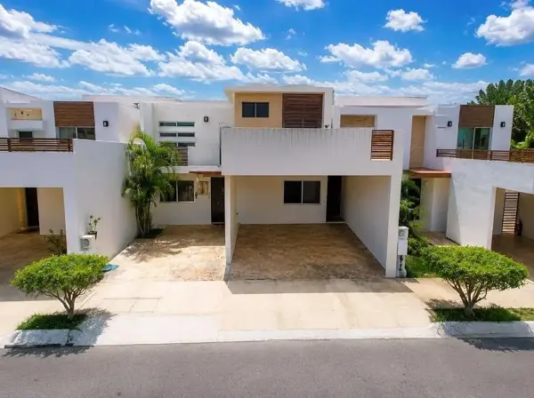 Casa en Venta en Privada en Merida, Avenida Yucatan — foto 1 de 14