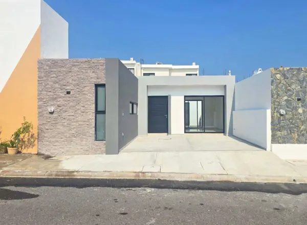 Casa de un Piso con 2 Recamaras en Venta Fracc. Lomas de La Rioja — foto 1 de 8
