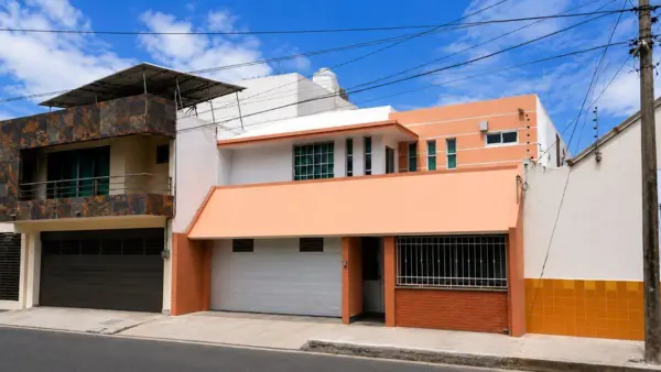 Casa en Venta con Amplio Jardin — foto 1 de 20