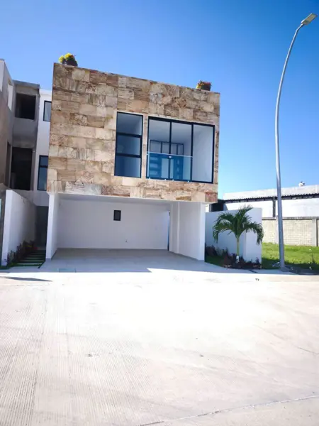 Casa en Venta Fracc. Punto Lomas — foto 1 de 15