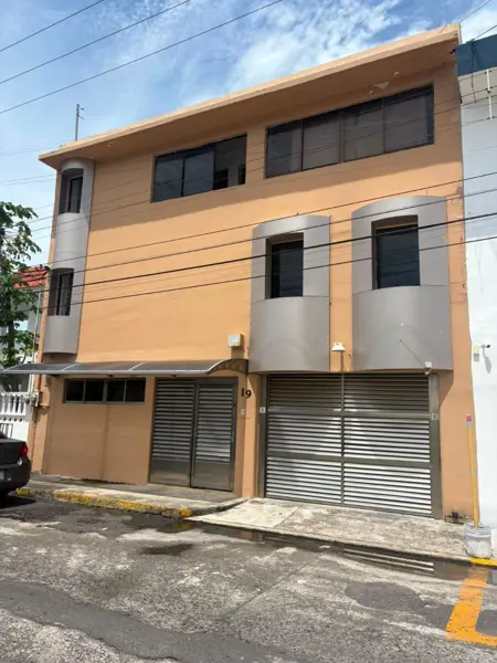 Edificio de Oficinas en Venta Fracc. Jardines de Mocambo — foto 1 de 8