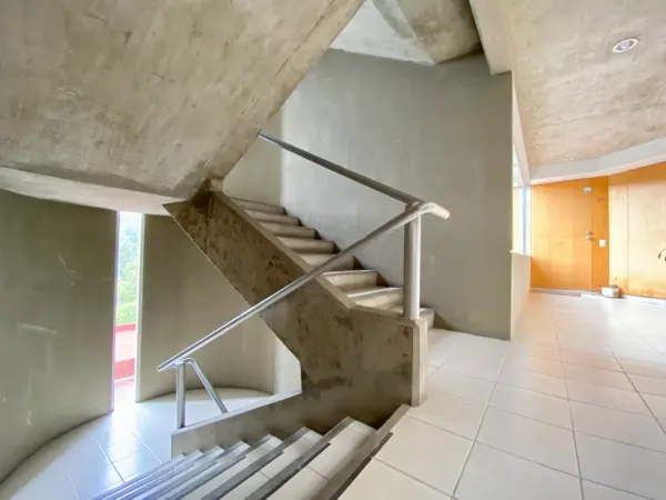Departamento en venta en Boscoso cerca de Santa Fe con dos recámaras y estudio — foto 1 de 36